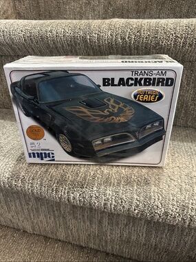 New Trans-Am Blackbird Model Kit - Nostalgic Series (Black with Gold Firebird)